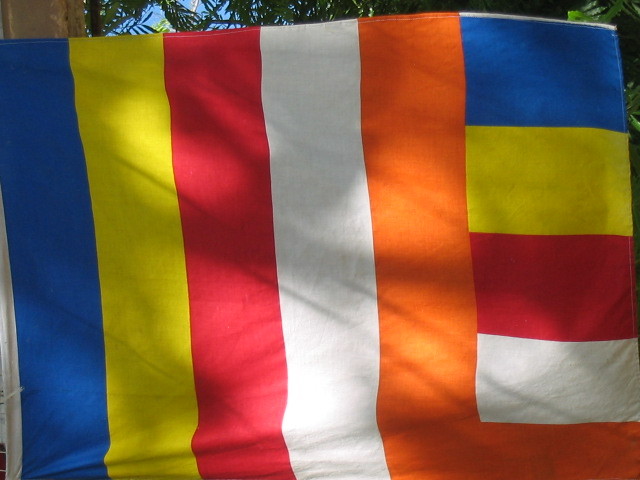 Le drapeau bouddhiste