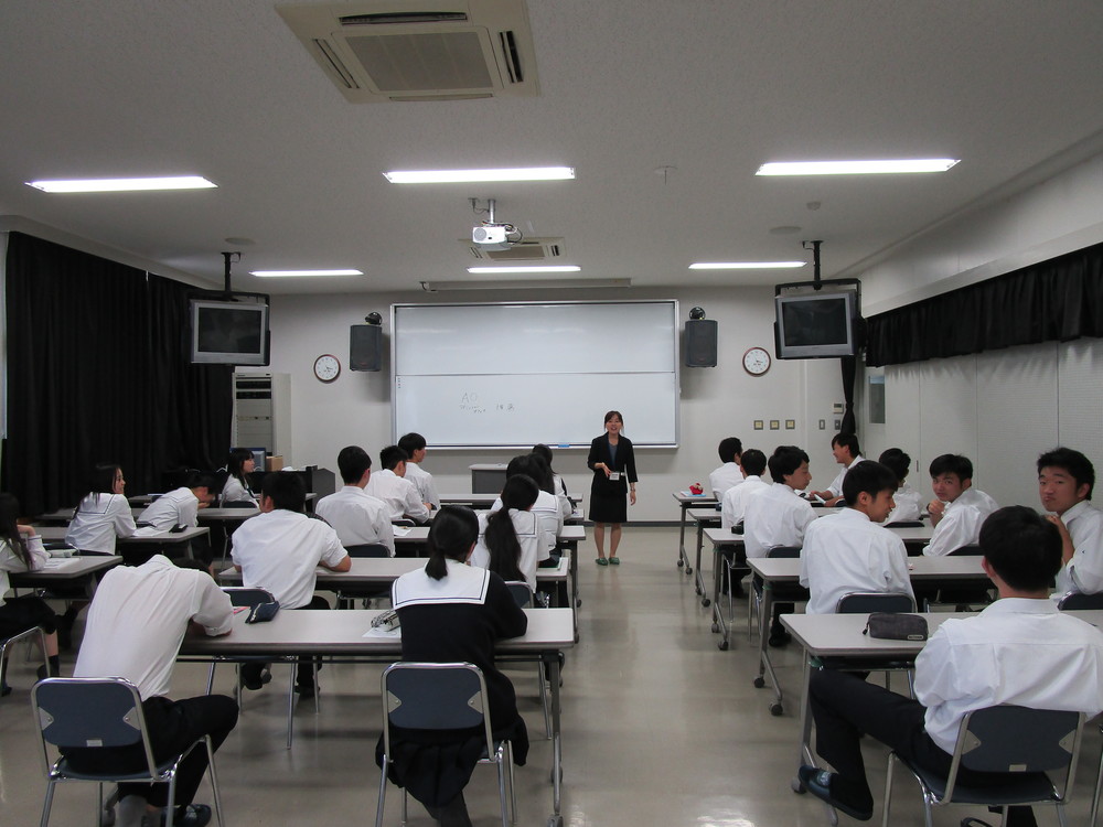 進路ガイダンスの実施 呉青山中学・高等学校