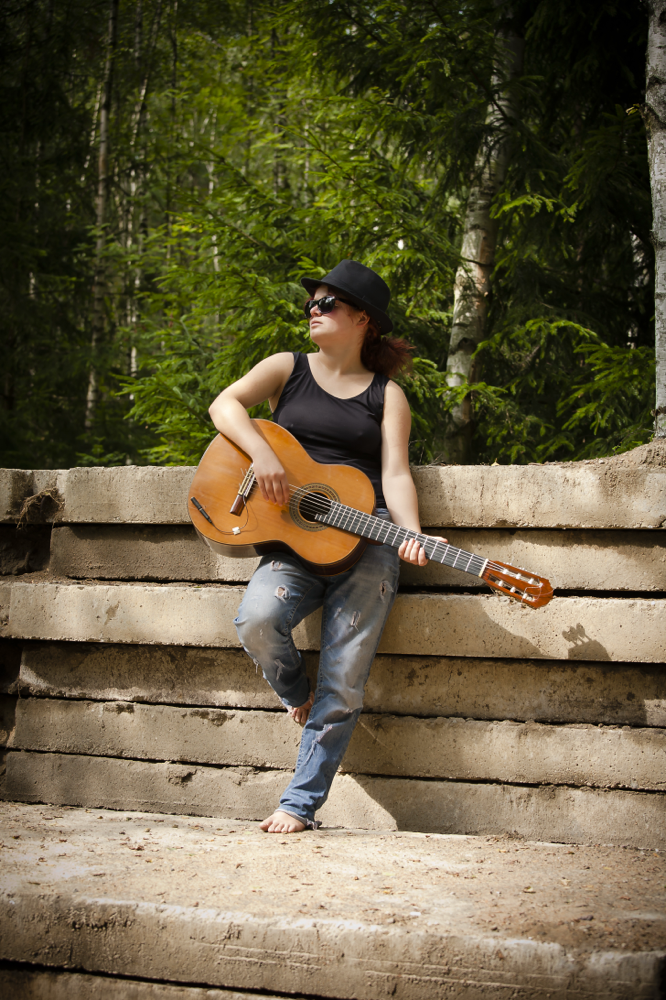 Hanna Włodarczyk - Gitarrenunterricht und Bassunterricht / guitar and bass classes in Berlin Mitte