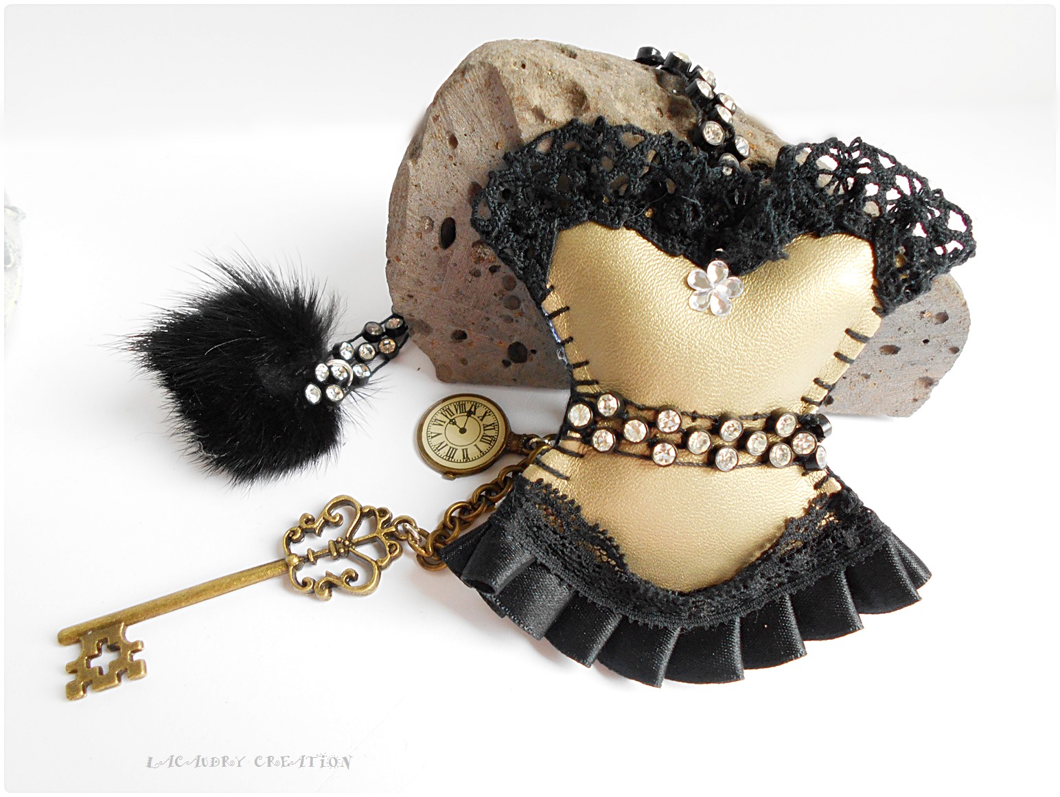 Marque pages corset steampunk doré et noir