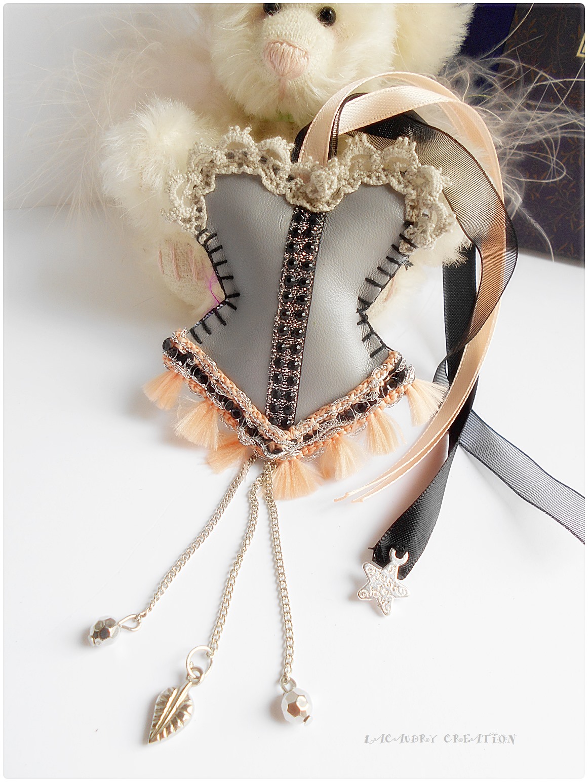 Marque pages corset romantique gris et orange