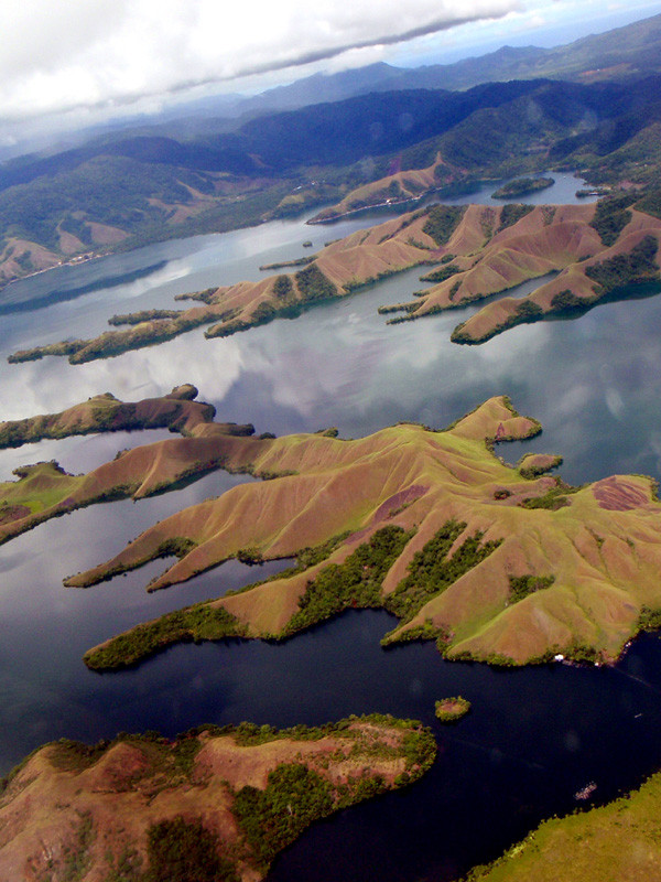 Tiefflug über Danau Sentani