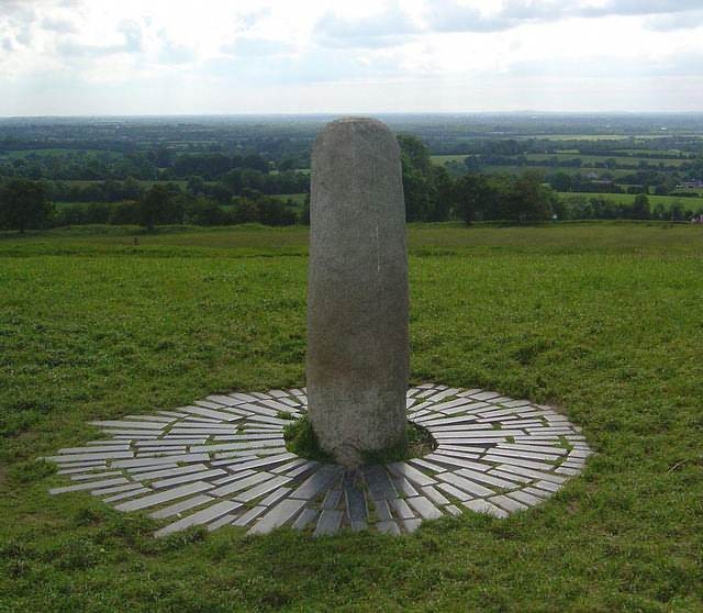 Lia Fáil (Piedra del Destino) en la cima de la Colina de Tara, Irlanda.