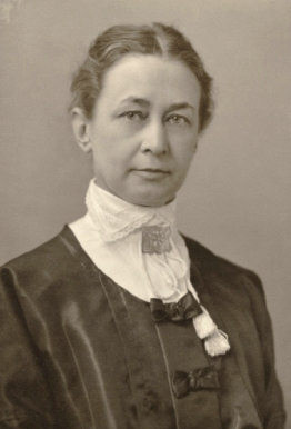 Hilma af Klint, quien durante décadas pintó guiada por los espíritus.