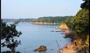 Saint-Nazaire. vue sur l'océan à partir du sentier des douaniers.