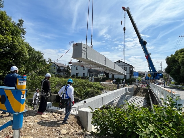 元宮橋に歩道の橋げた