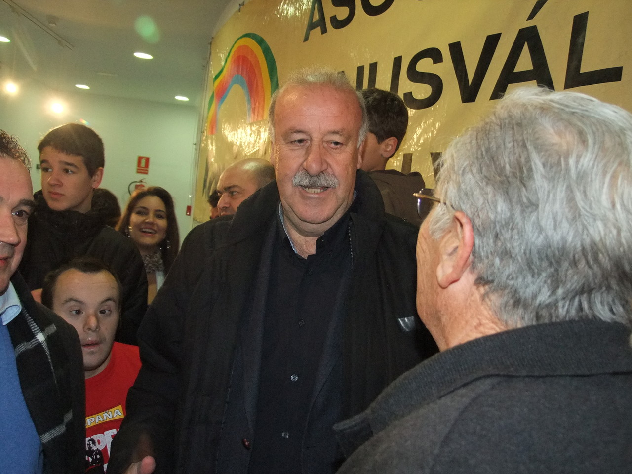 3 de enero de 2013. Visita de Vicente del Bosque a la exposición 'Historia de las Eurocopas' en el Centro Cultural El Madroño (Imagen: Valentín González,Vicus Albus)