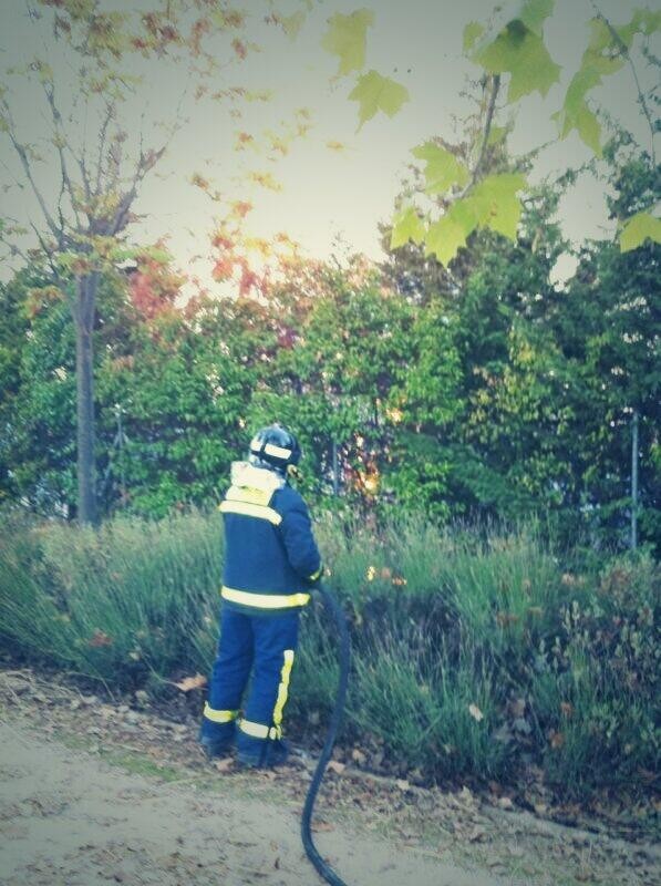 Incendio en el parque de Valdebernardo. 10 de octubre de 2013. Imagen de @estilogalvez