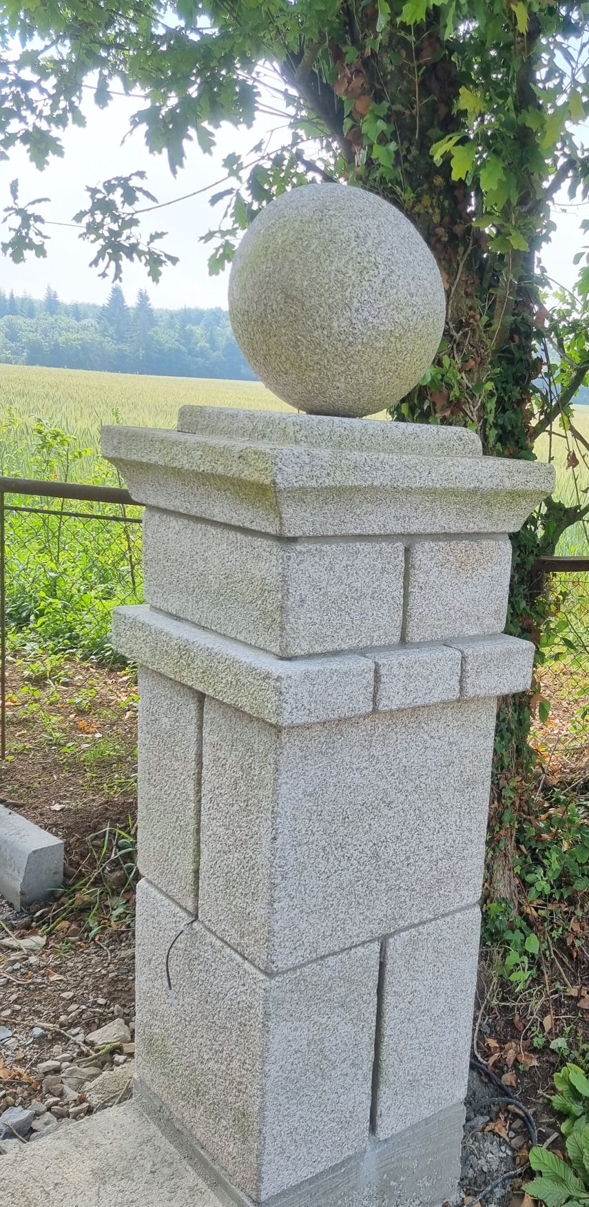 Pilier granit beige