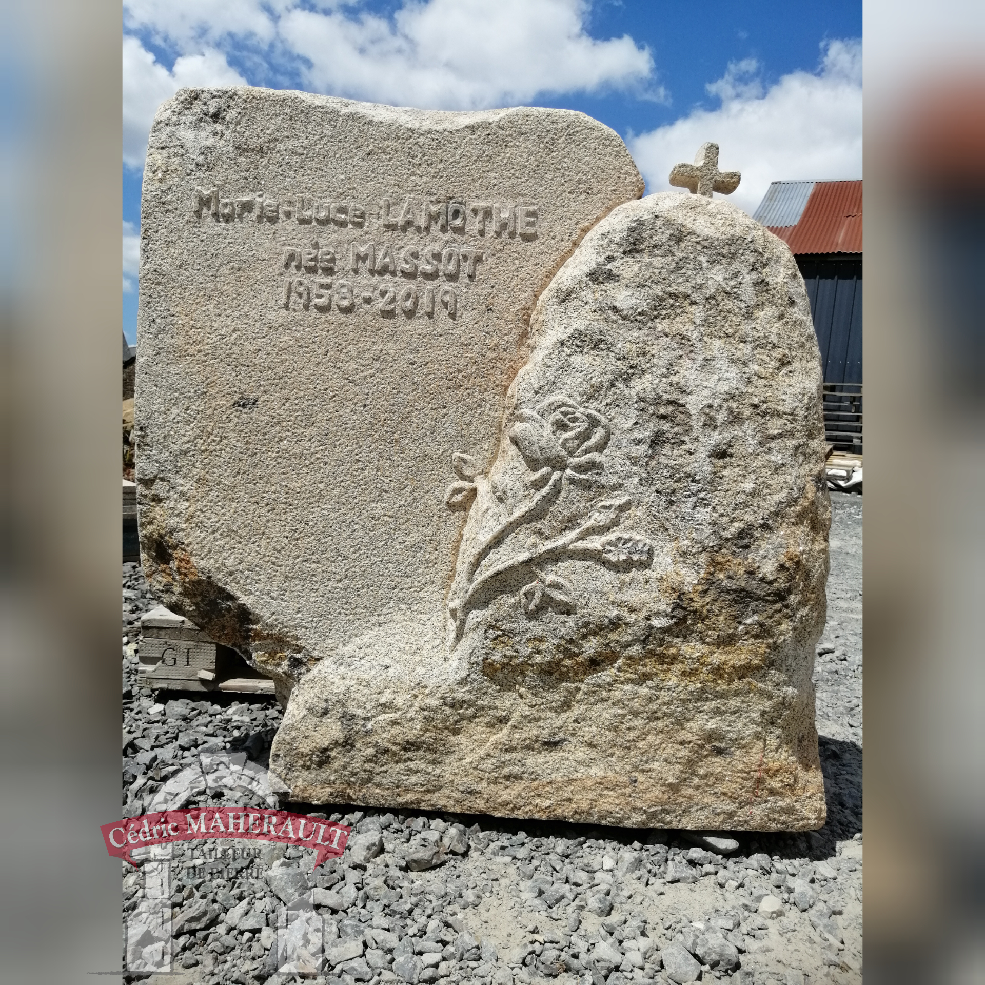 pierre tombale  stèle pour tombe végétalisé