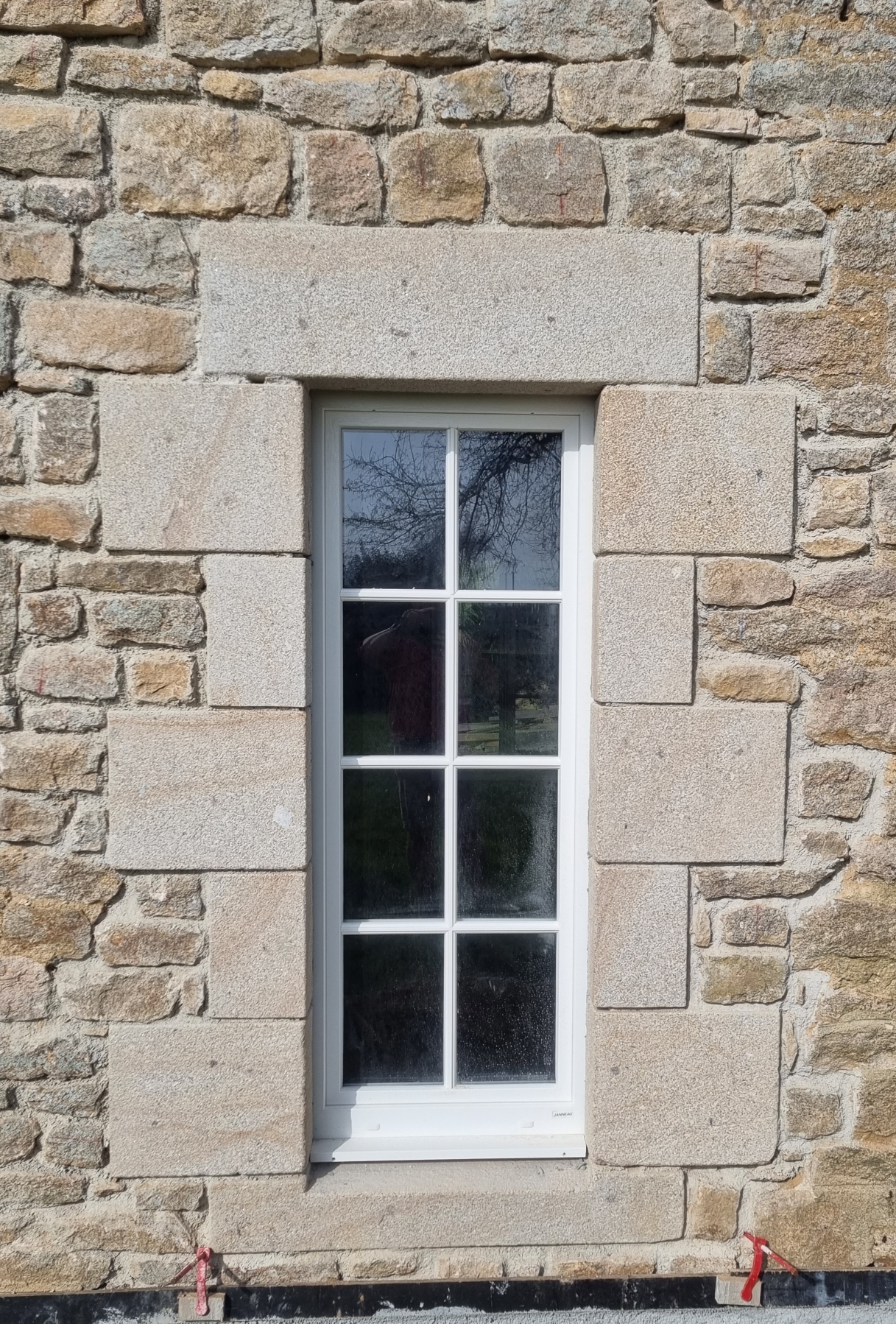 Encadrement fenêtre granit 