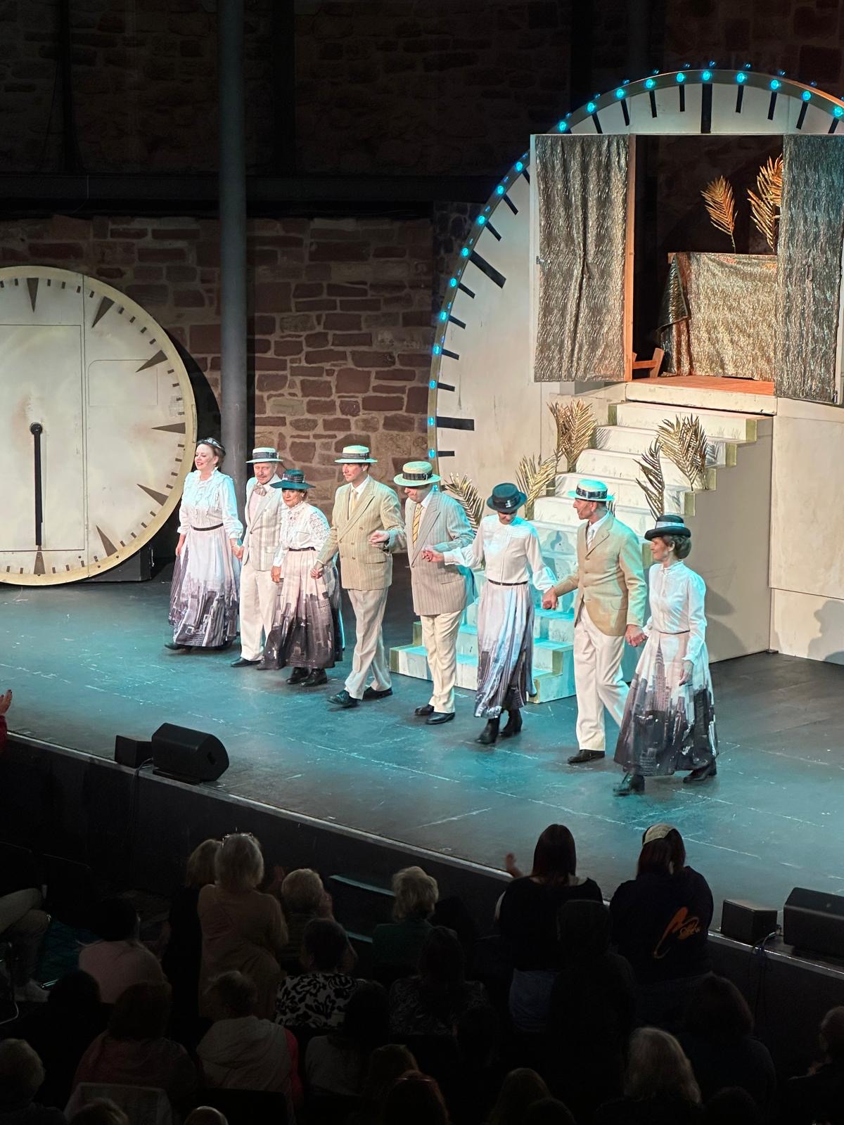 Hello Dolly 2025
