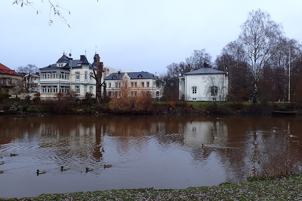 Enten und der Fluss Svartån in Örebro