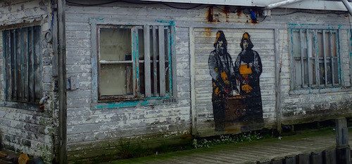 Streetart am Fischereihafen in Vardø, Norwegen