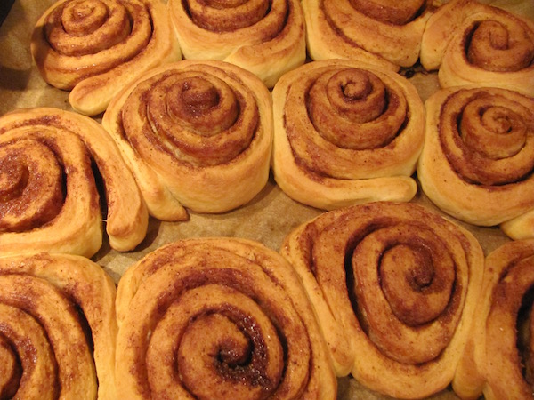 Selbstgemachte schwedische Zimtschnecken "kanelbullar"