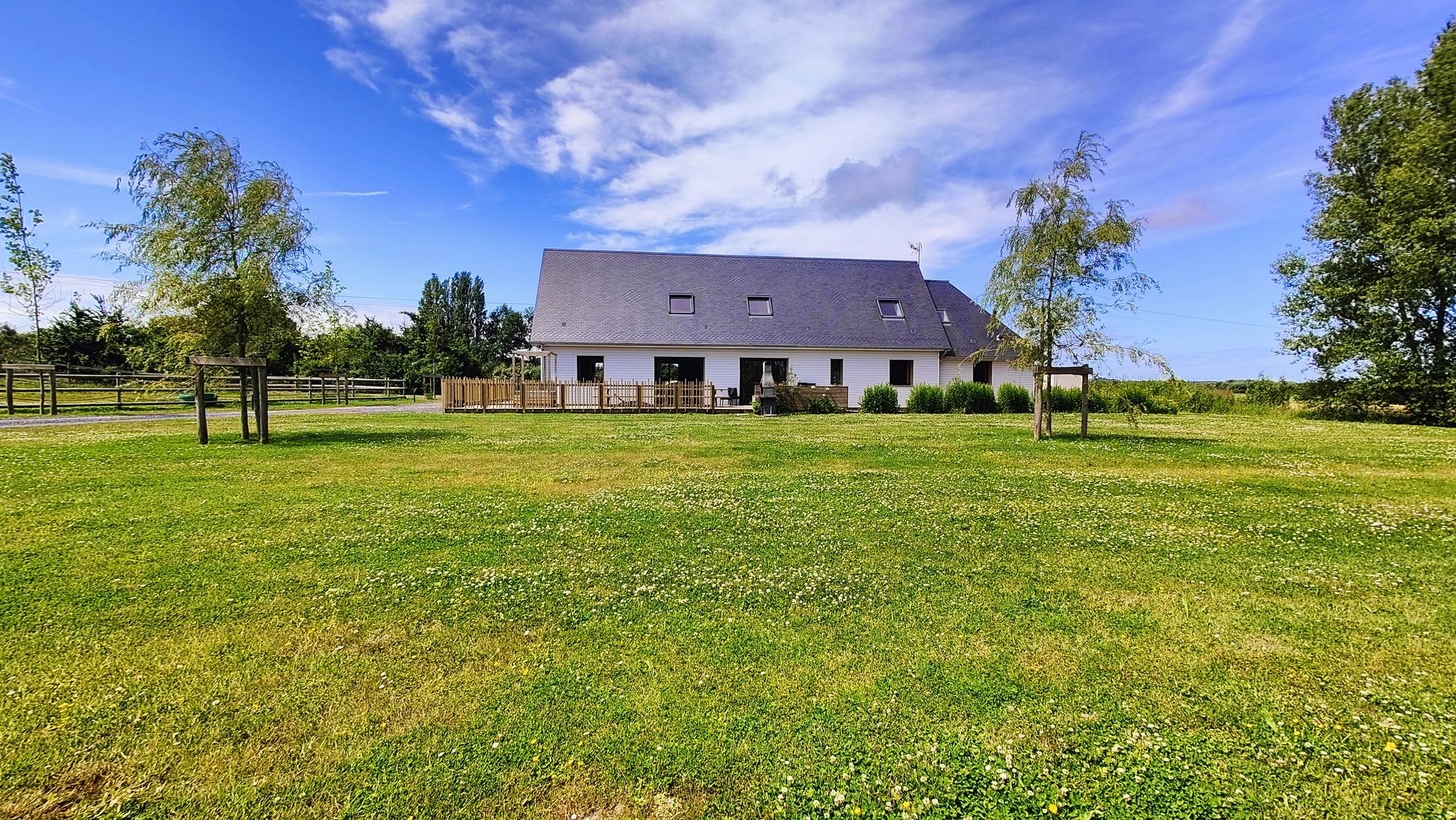 Grande maison et grands espaces