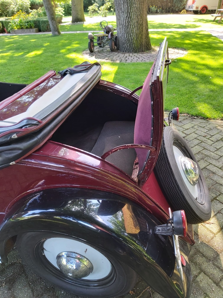 Opel mit Schwiegermuttersitz 