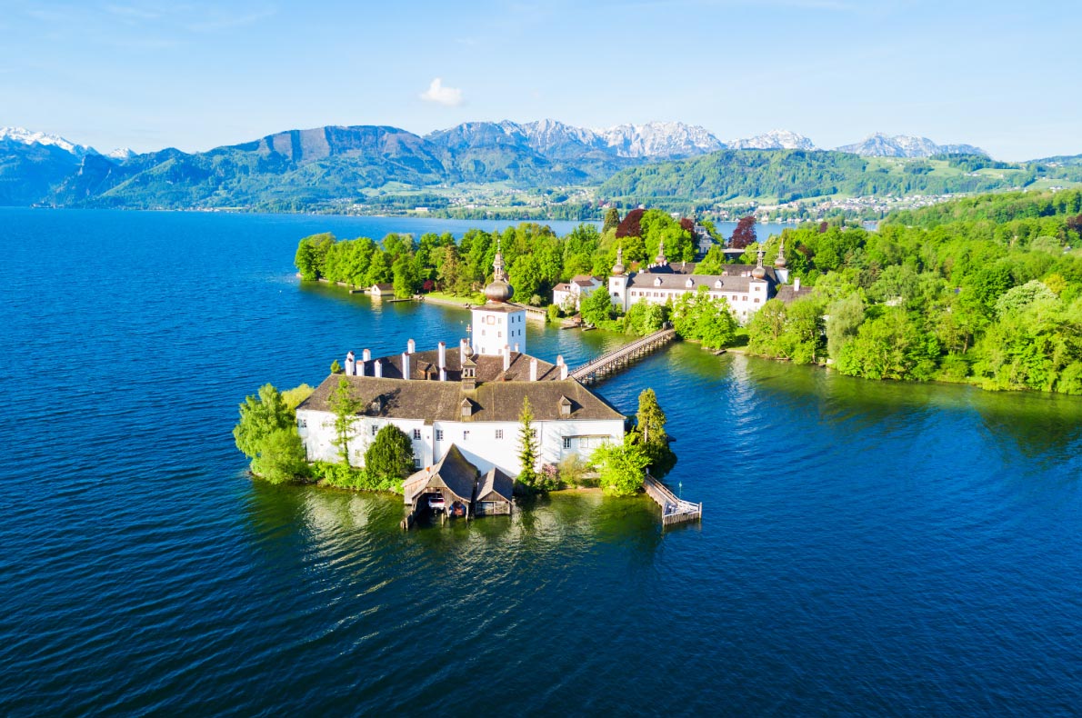 Best hidden gems in Austria - Schloss Ort Castle in Gmunden - Copyright saiko3p - European Best Destinations