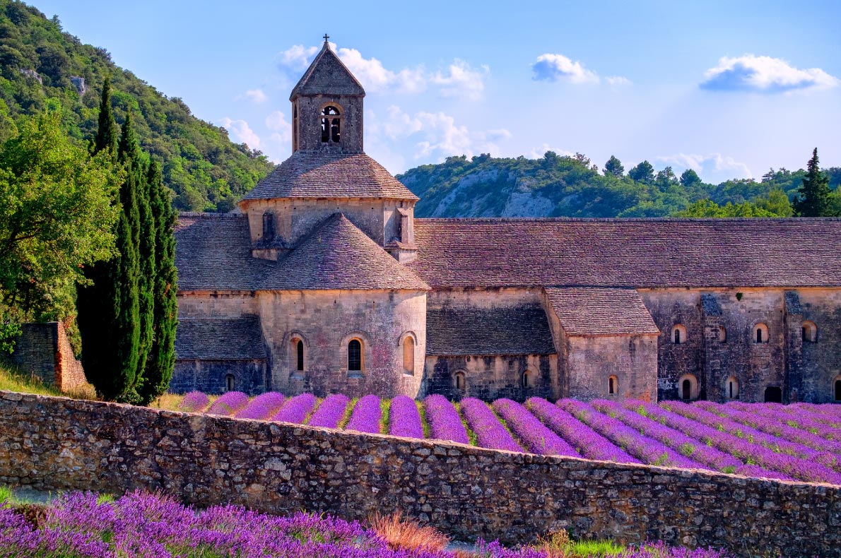 Best places to visit in France - Sénanque 