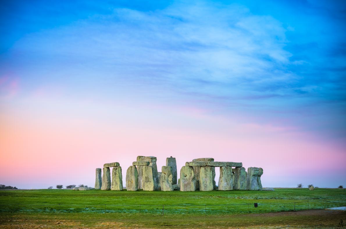 Best places to visit in England - Stonehenge 
