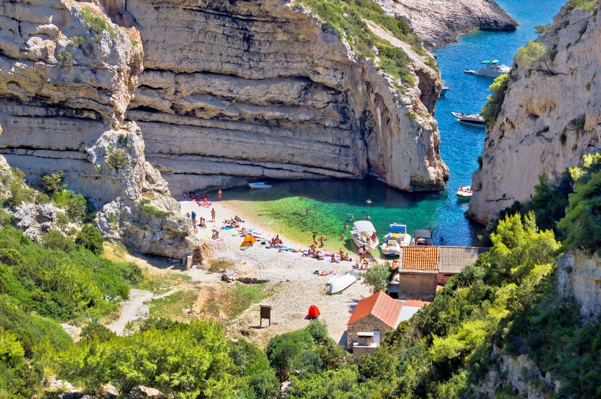 Best beaches in Croatia - Stiniva beach - Copyright xbrchx - European Best Destinations