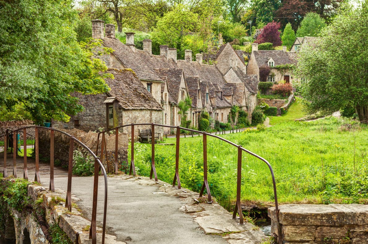 Best things to do in England - Cotswolds copyright Nella - European Best Destinations