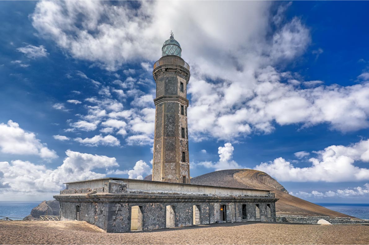 Best natural wonders in Algarve - Capelinhos Faial 