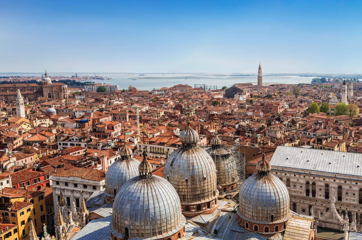 Best things to do in Italy - St Mark tower in Venise