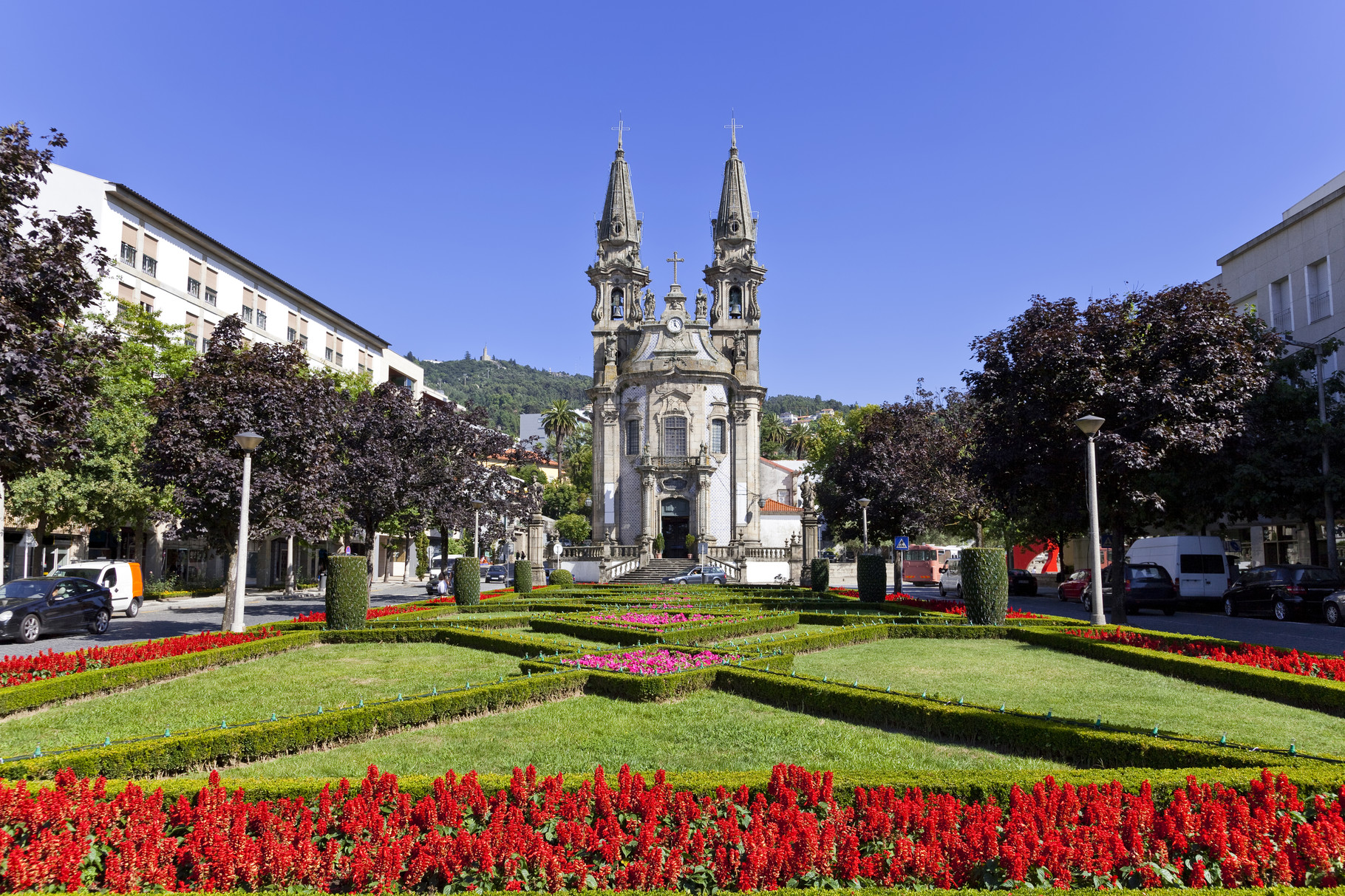 Visit Guimarães Portugal things to do, hotels, pictures Europe's
