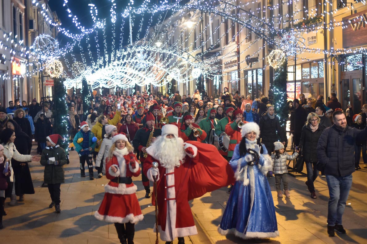 Most Beautiful Christmas Parade in Europe - Craiova Christmas Parade