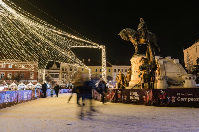 Clu-Napoca Christmas Market ice ring