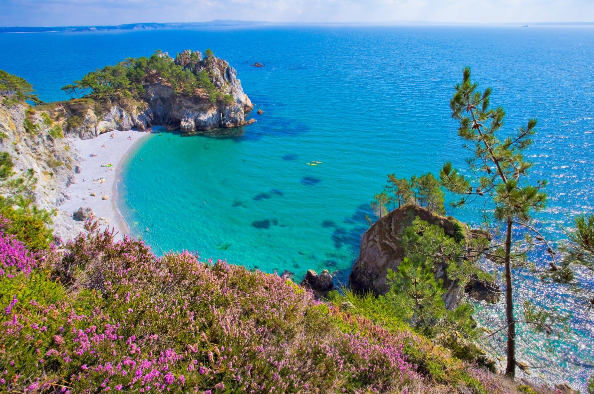 Best beaches in France - Morgat plage de l'ile vierge copyright andre quinou - European Best Destinations