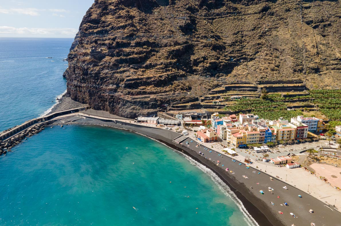 Coronavirus Safest and longuest beaches in Europe - Ghajn Tuffieha in Malta Copyright imagesef - European Best Destinations