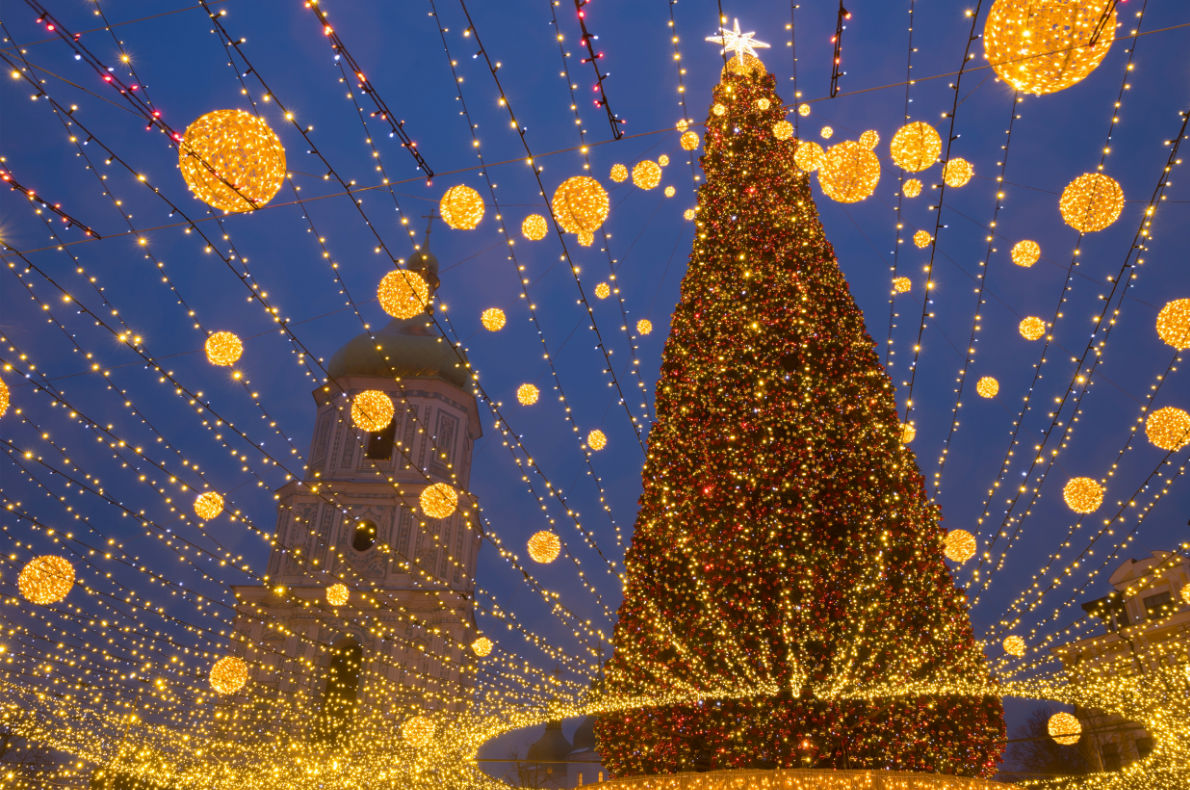 Brasov - Best Christmas Tree in Europe - Copyright Brasov Municipality - European Best Destinations