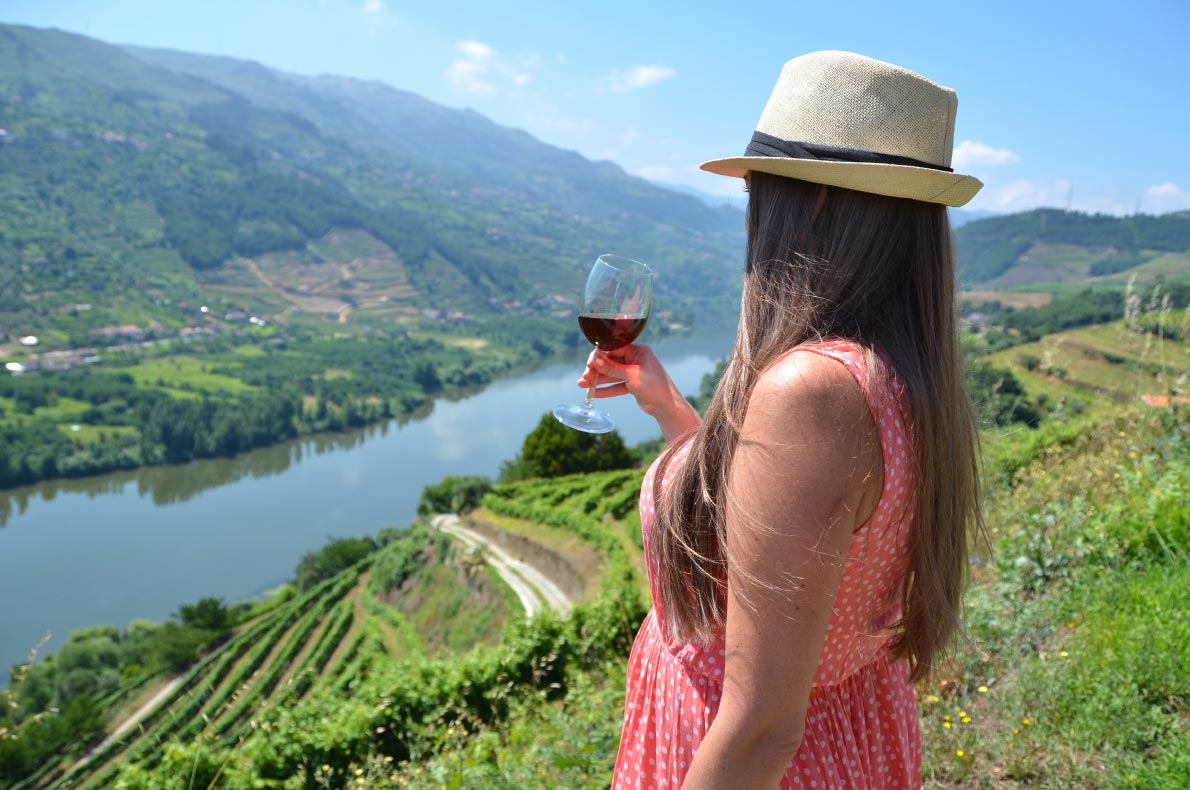 Best-things-to-do-in-Europe---Douro-Valley-Wine-tour---copyright--Apropos-Images