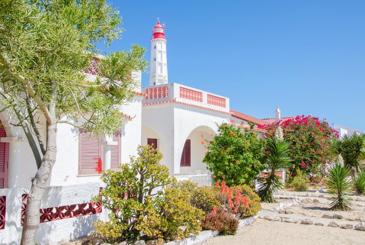 algarve-ilha-culatra-farol-portugal