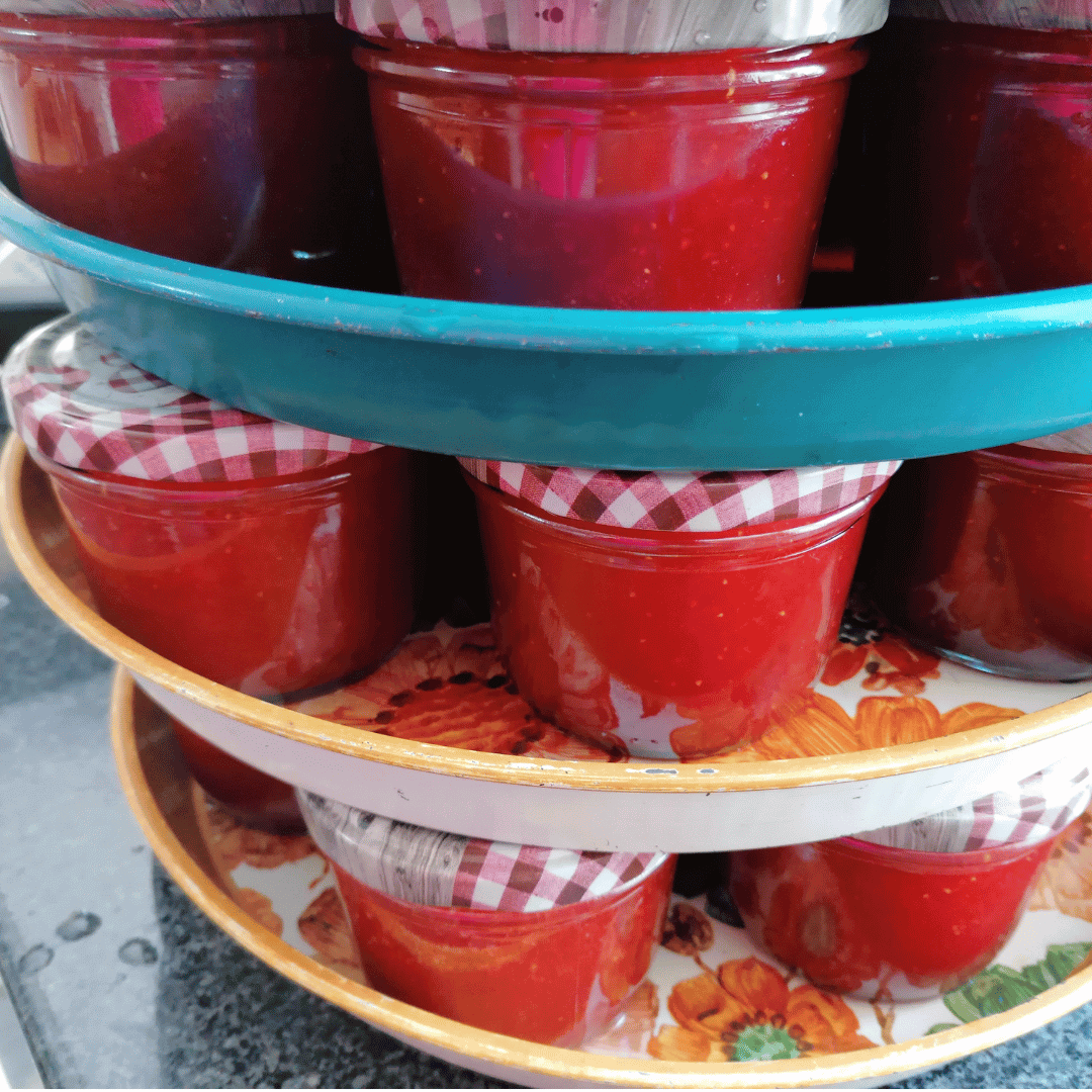 selbsthergestellte Fruchtaufstriche im Lädele 