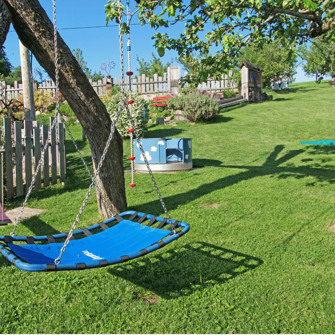 Spielplatz mit Hängeliege