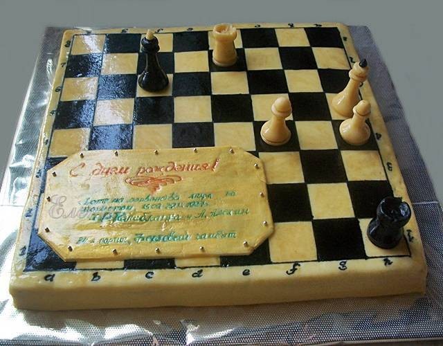 Торт шахматы, 2,5 кг, медовик