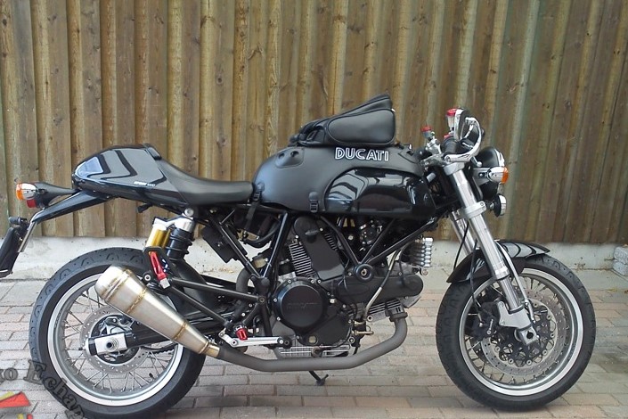 最新入荷 カーボンリアフェンダー GT1000（SPORT SPORT1000S DUCATI パーツ