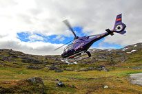 Wir fliegen mit dem Hubschrauber nach Pieskehaure