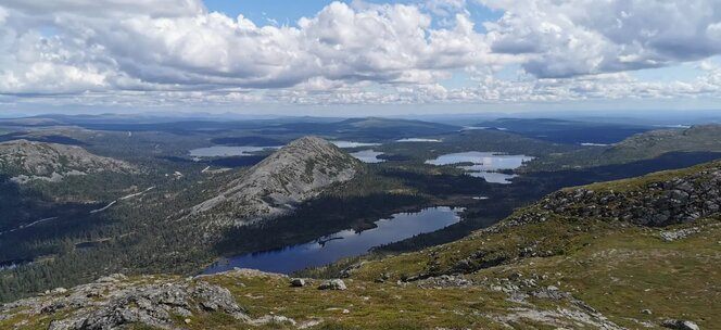 Wir blicken vom Drevsjømoen