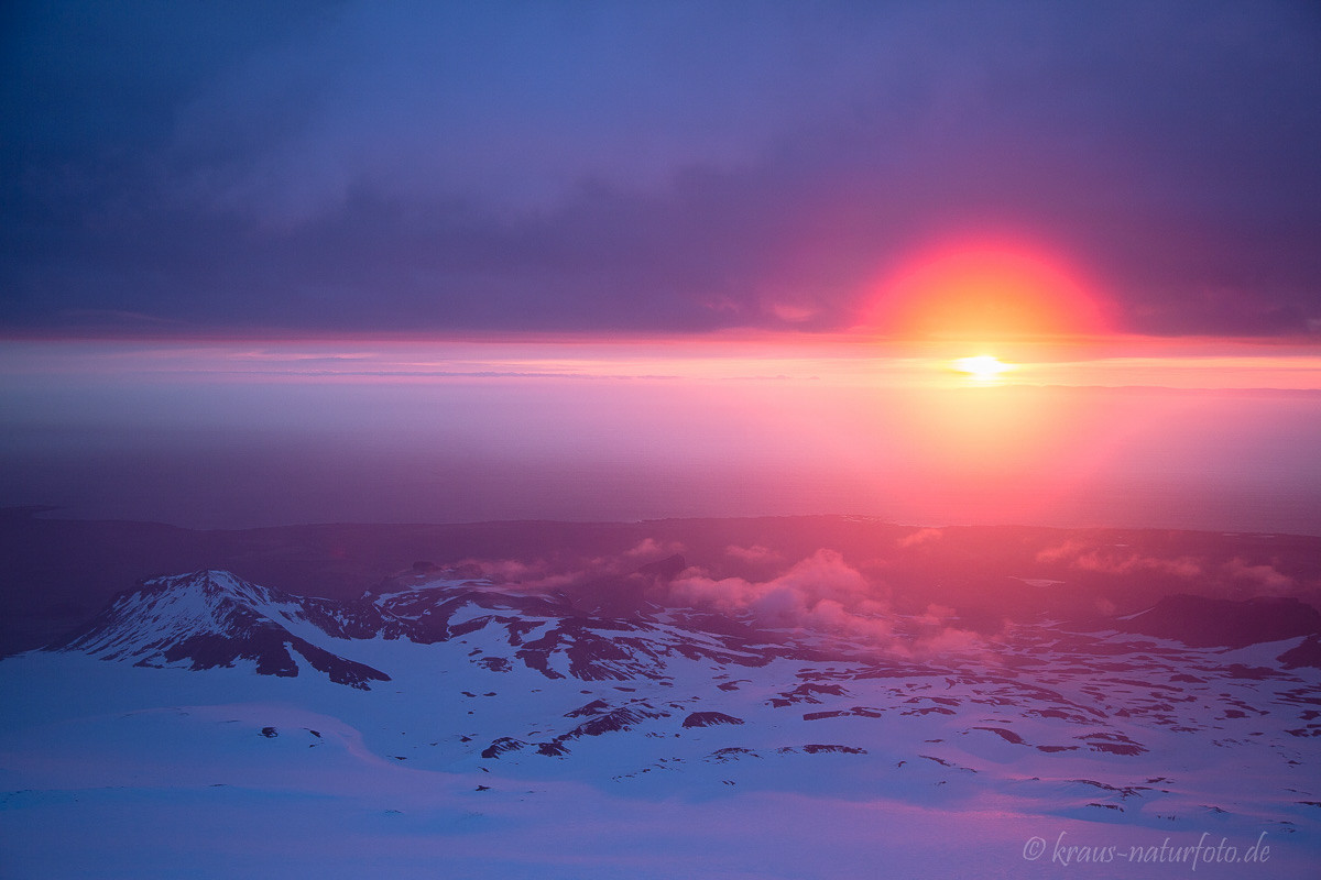 Blick vom Snaefellsjökull mit Sonnenhalo über den Westfjorden