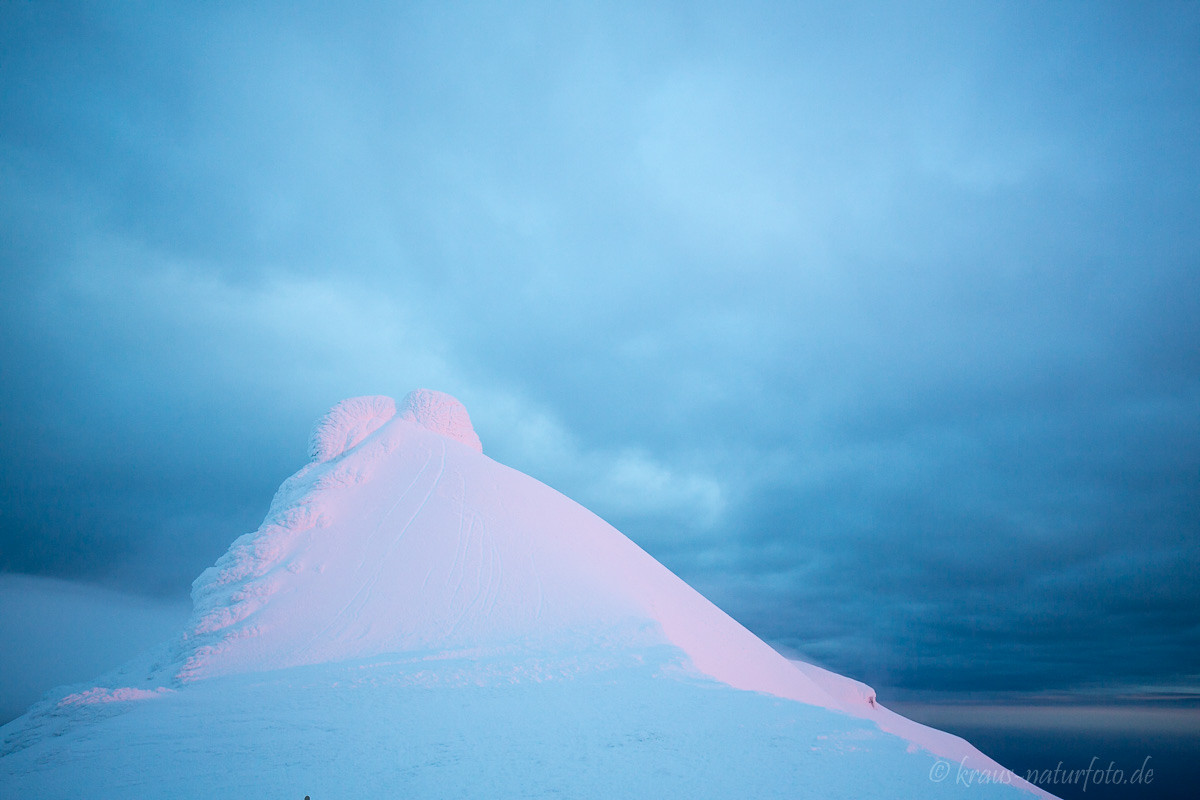 vereister Gipfelfelsen des Snaefellsjökull