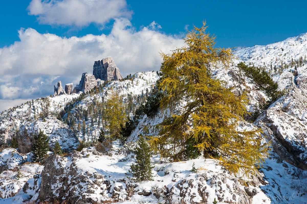 Wintereinbruch am Falzarego Pass, im Hintergrund die Cinque Torri