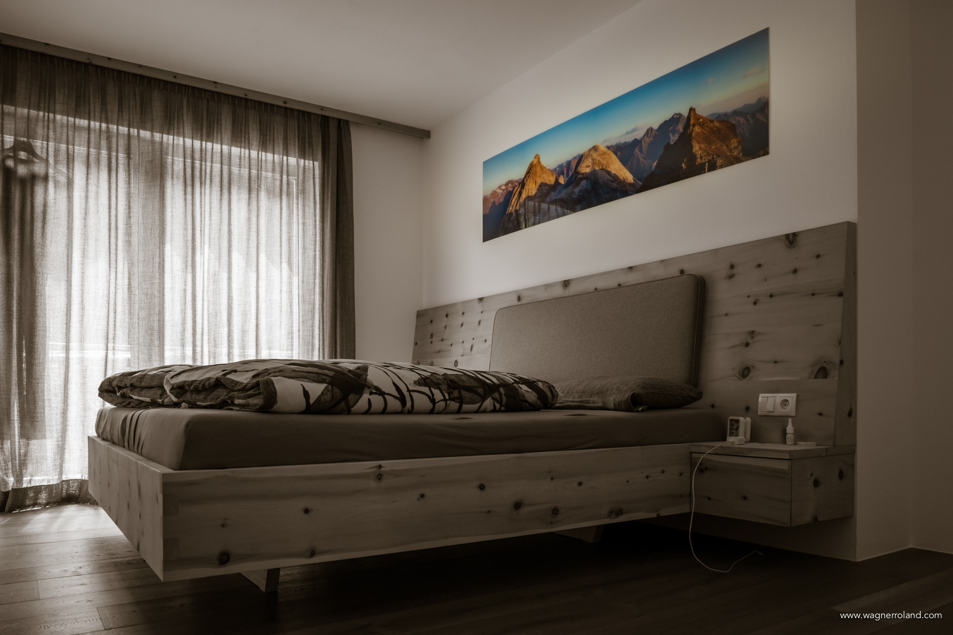 Motiv "Drei/Spitzen" (Direktdruck Plexiglas, 200x50cm) - Privat, Südtirol