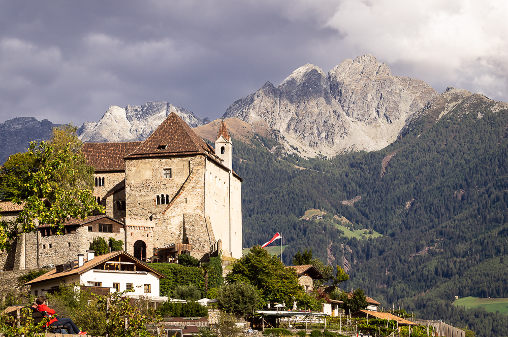 Schloss Tirol Dorf Tirol: Foto Christa Daum