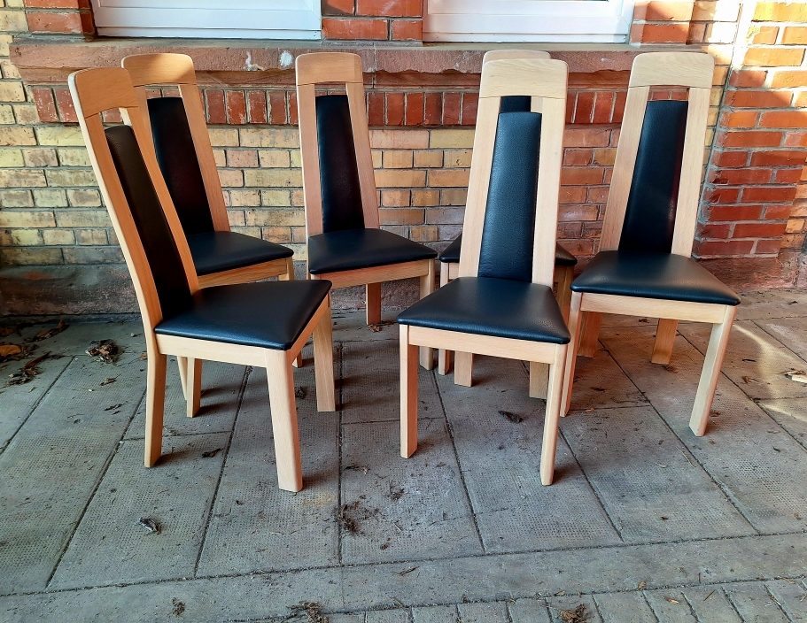 Rénovation de chaises de salle à manger. 