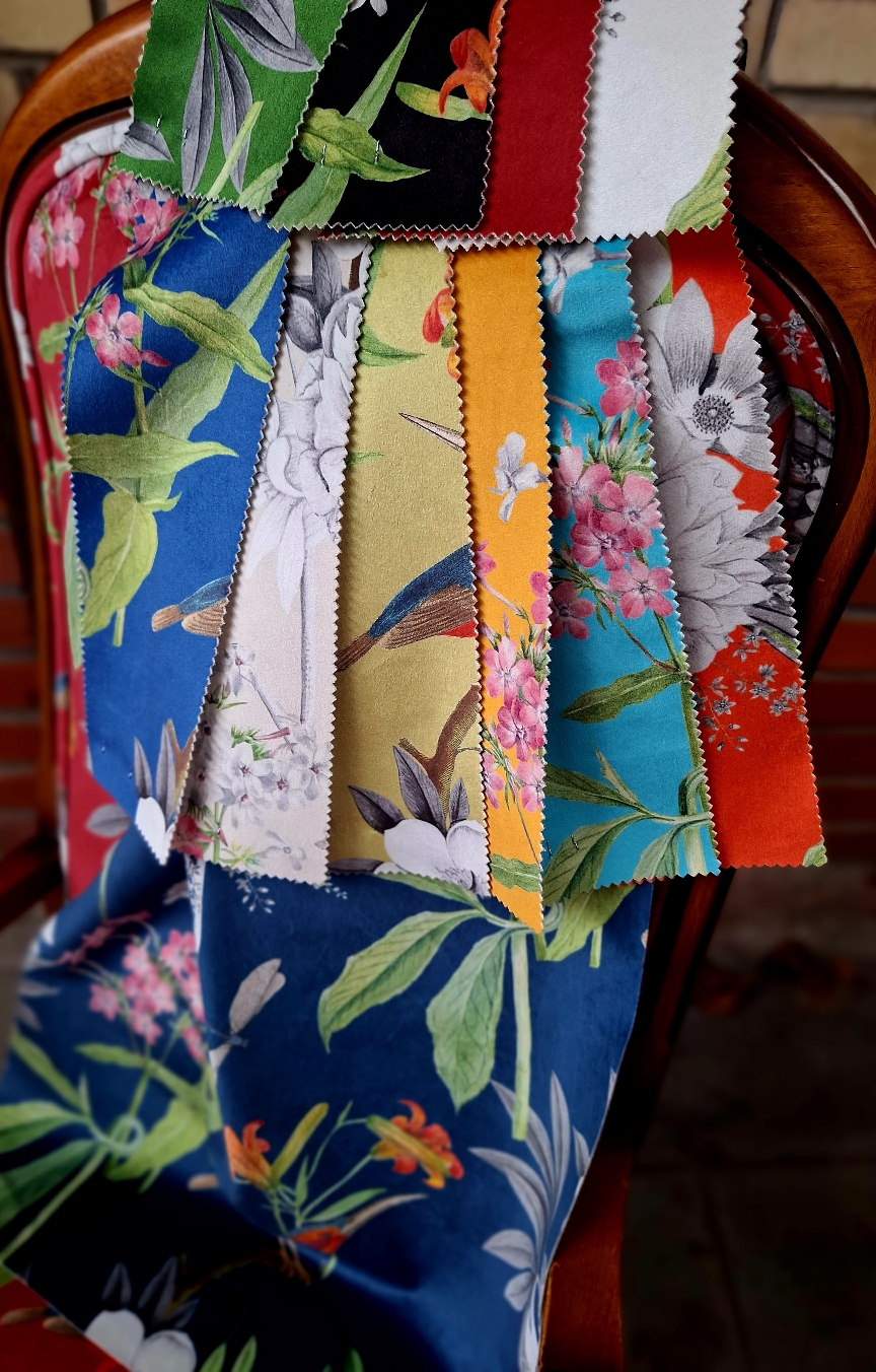 Tissu d'ameublement floral. 