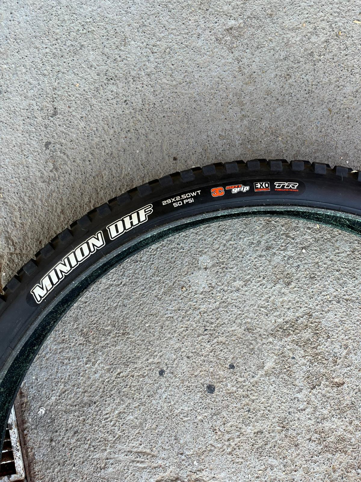 Pneu Maxxis MINION DHF 29" - 25€ l'unité